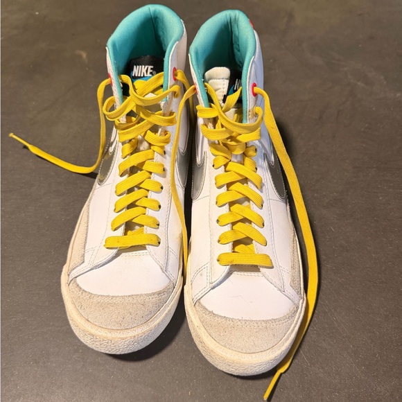 Nike Blazer Mid 77 Big Kid Sneakers - Picture 3 of 7